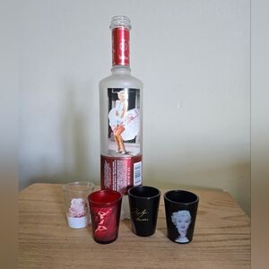 Marilyn Monroe Themed Vodka Bottle with 4 Shot Glasses - Red, Black, White